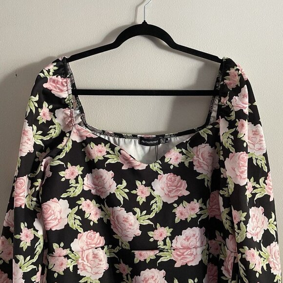 PrettyLittleThing Women Plus 16 Black Rose Print Puff Shoulder Bodycon Dress NWT - Picture 5 of 11